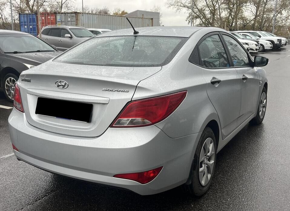 Hyundai Solaris, I Рестайлинг 1.6 MT (123 л.с.)