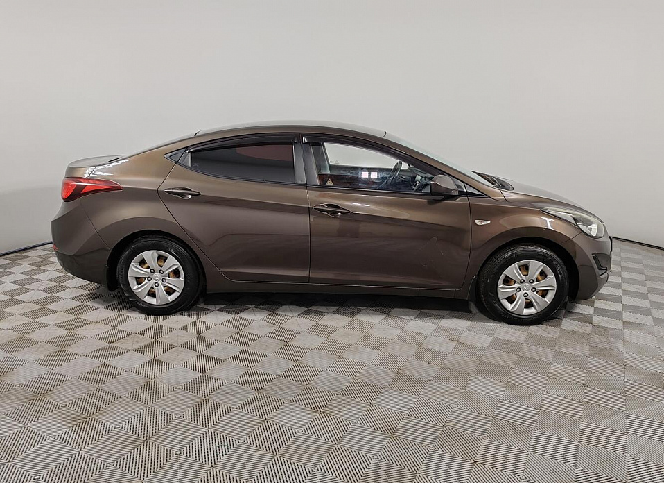 Hyundai Elantra, V (MD) Рестайлинг 1.6 MT (132 л.с.)