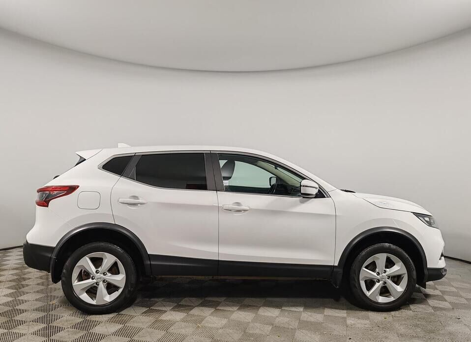 Nissan Qashqai, II Рестайлинг 2.0 CVT (144 л.с.)