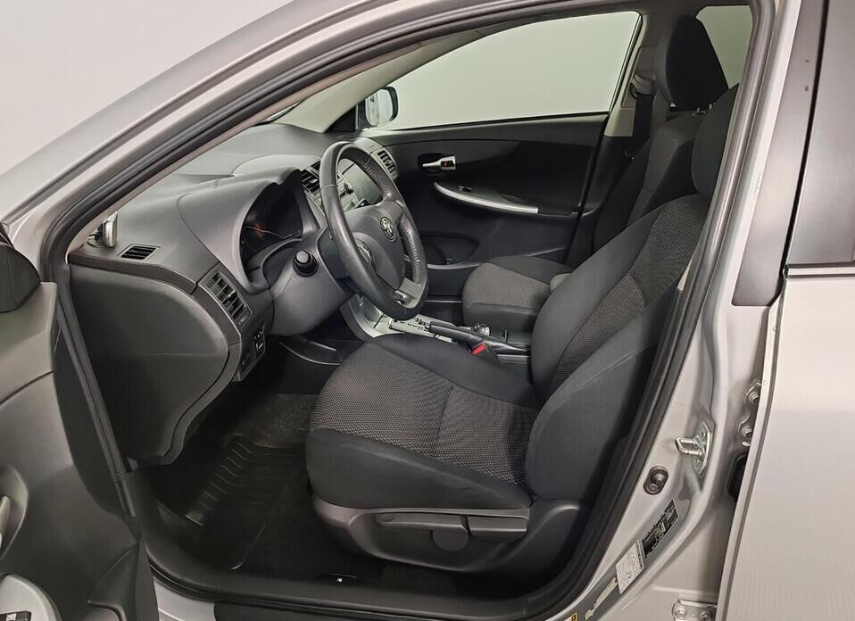 Toyota Corolla 1.6 AT (124 л.с.)