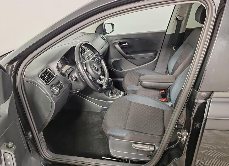 Volkswagen Polo 1.6 AT (110 л.с.)