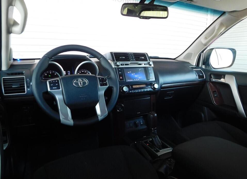 Toyota Land Cruiser Prado, 150 Series Рестайлинг 1 3.0d AT (173 л.с.) 4WD
