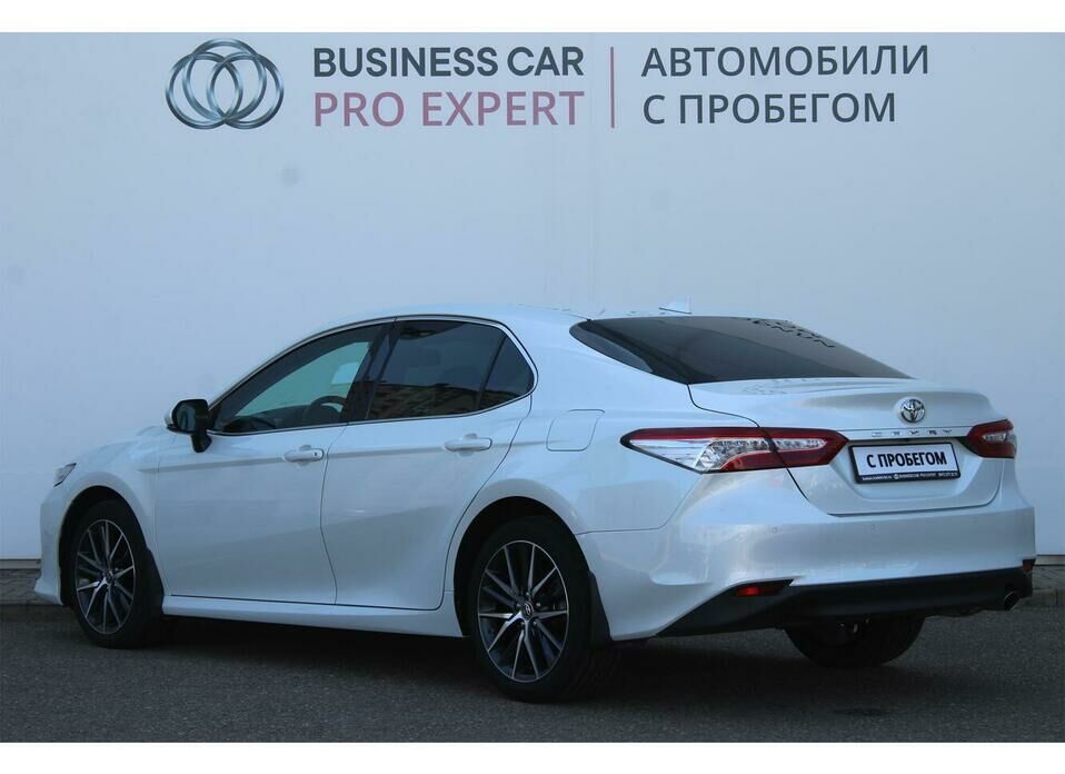 Toyota Camry 2.5 AT (200 л.с.)