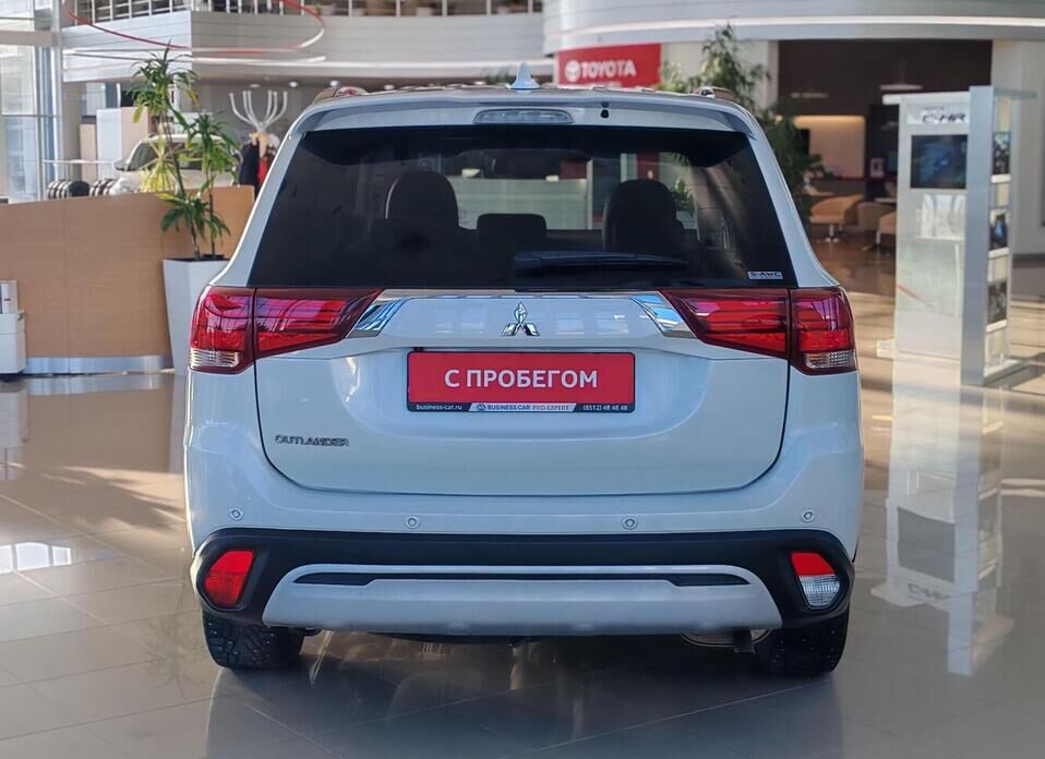 Mitsubishi Outlander, III Рестайлинг 3 2.4 CVT (167 л.с.) 4WD