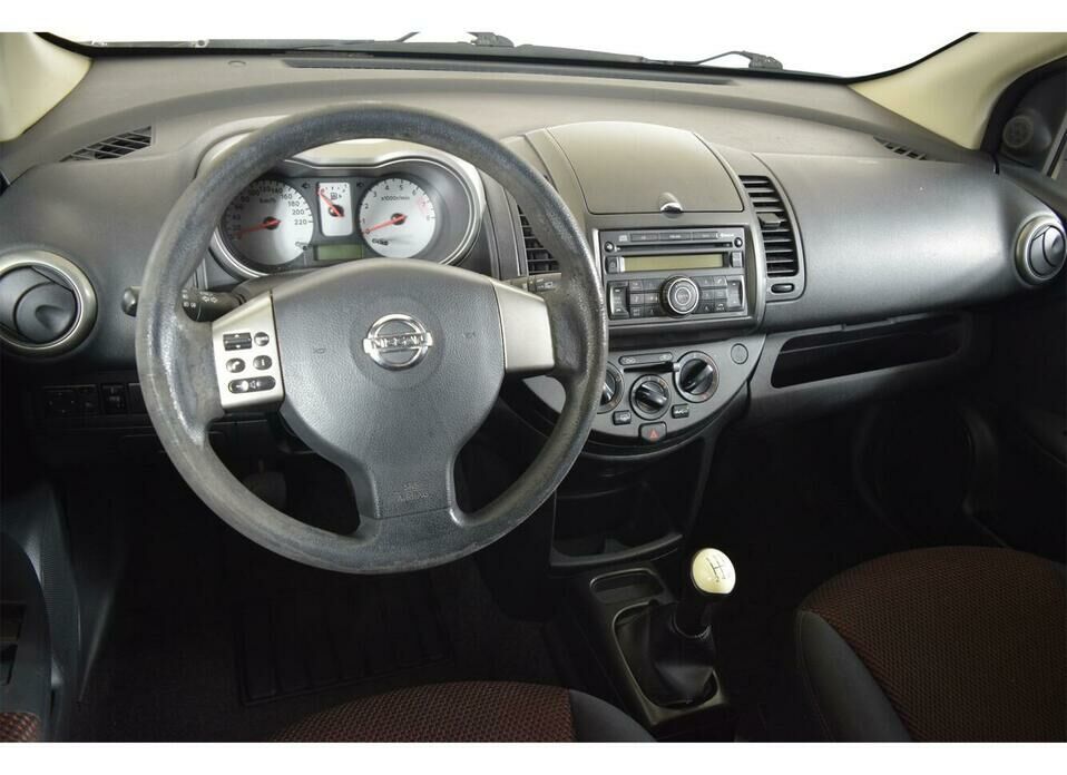 Nissan Note 1.6 MT (110 л.с.)