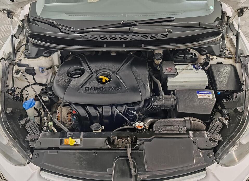 Hyundai Elantra, V (MD) Рестайлинг 1.8 AT (150 л.с.)