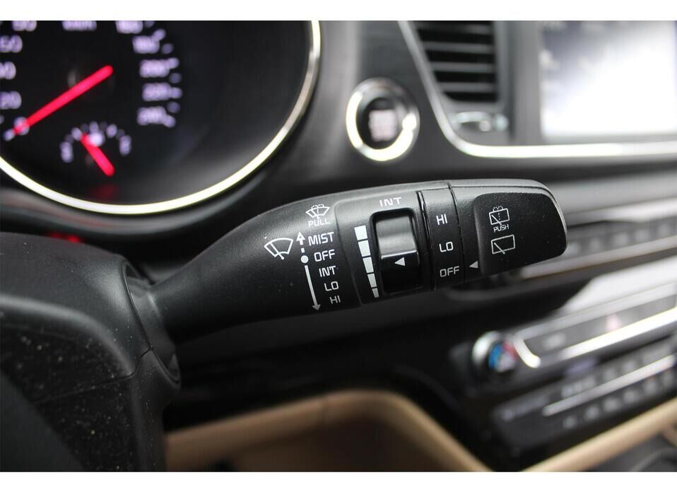 Kia Carnival, III 2.2d AT (202 л.с.)