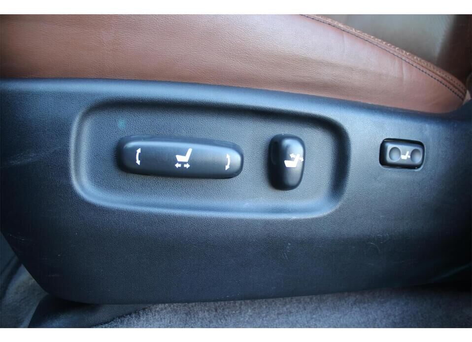 Toyota Land Cruiser, 200 Series Рестайлинг 1 4.5d AT (235 л.с.) 4WD