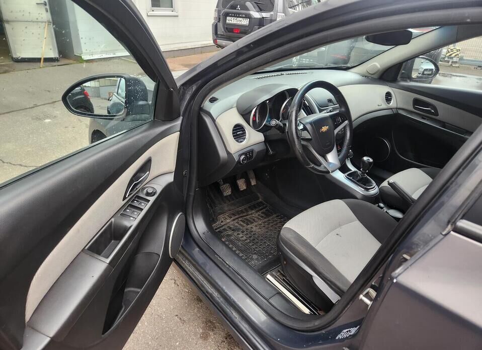 Chevrolet Cruze 1.6 MT (109 л.с.)