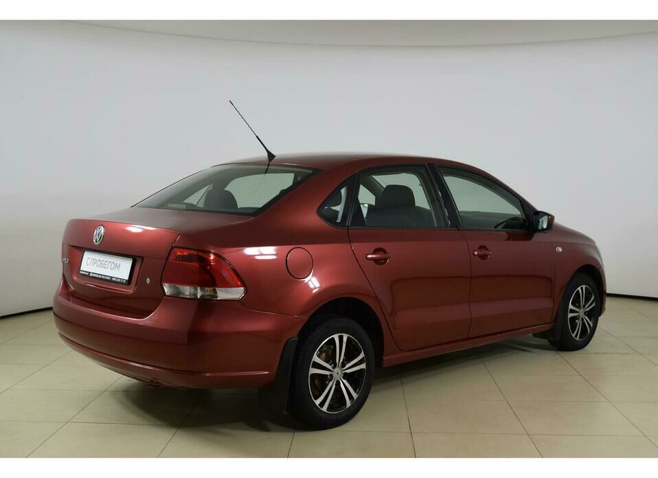 Volkswagen Polo 1.6 MT (105 л.с.)