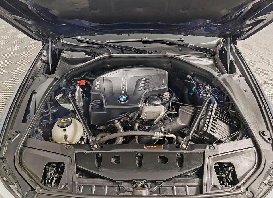 BMW 5 серии, VI (F10/F11/F07) 528i 2.0 AT (245 л.с.)