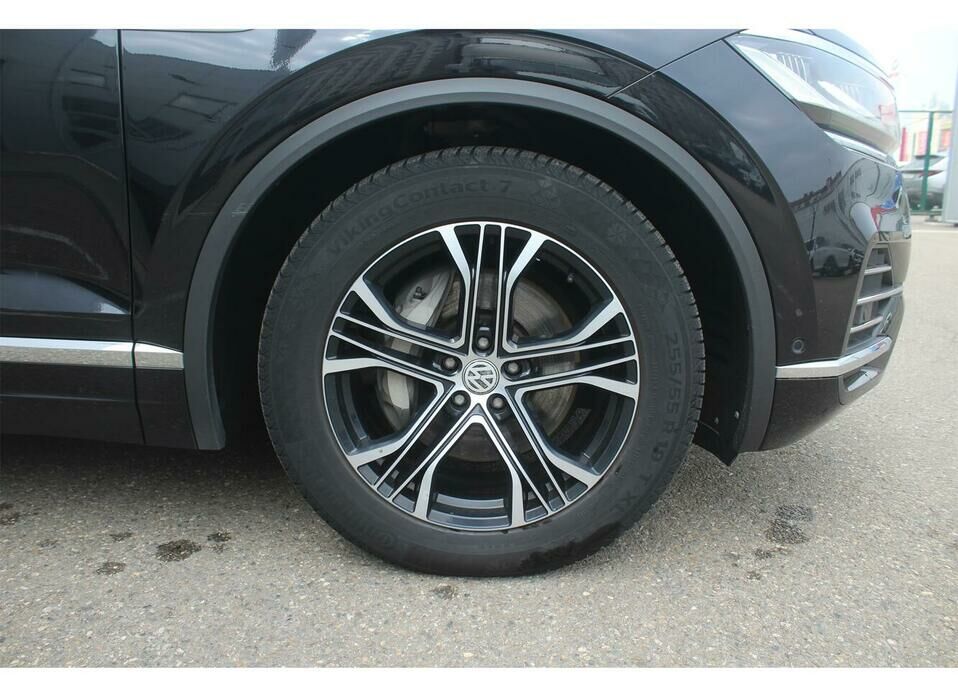 Volkswagen Touareg 3.0d AT (249 л.с.) 4WD