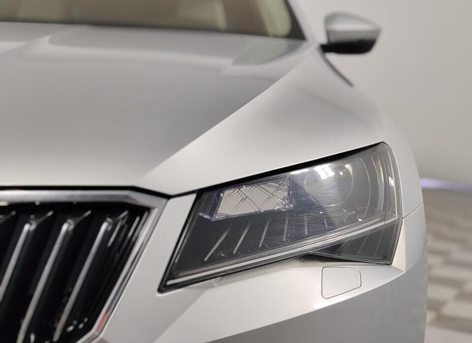 Skoda Superb 2.0 AMT (220 л.с.)