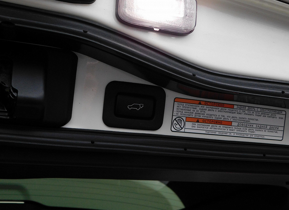 Toyota Land Cruiser, 200 Series Рестайлинг 2 4.6 AT (309 л.с.) 4WD