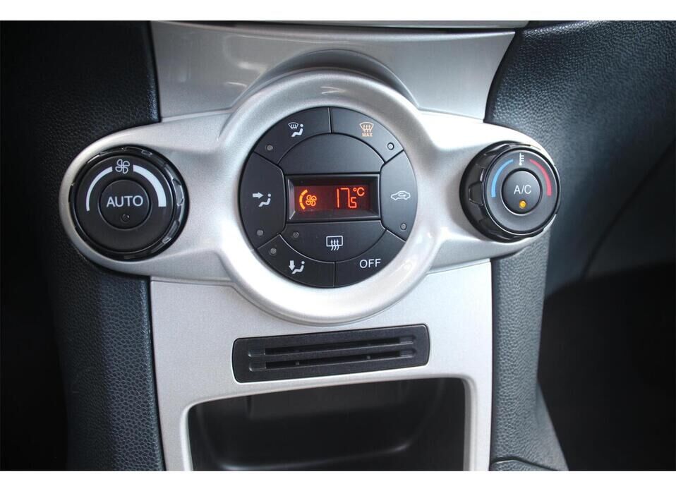 Ford Fiesta 1.4 AT (96 л.с.)