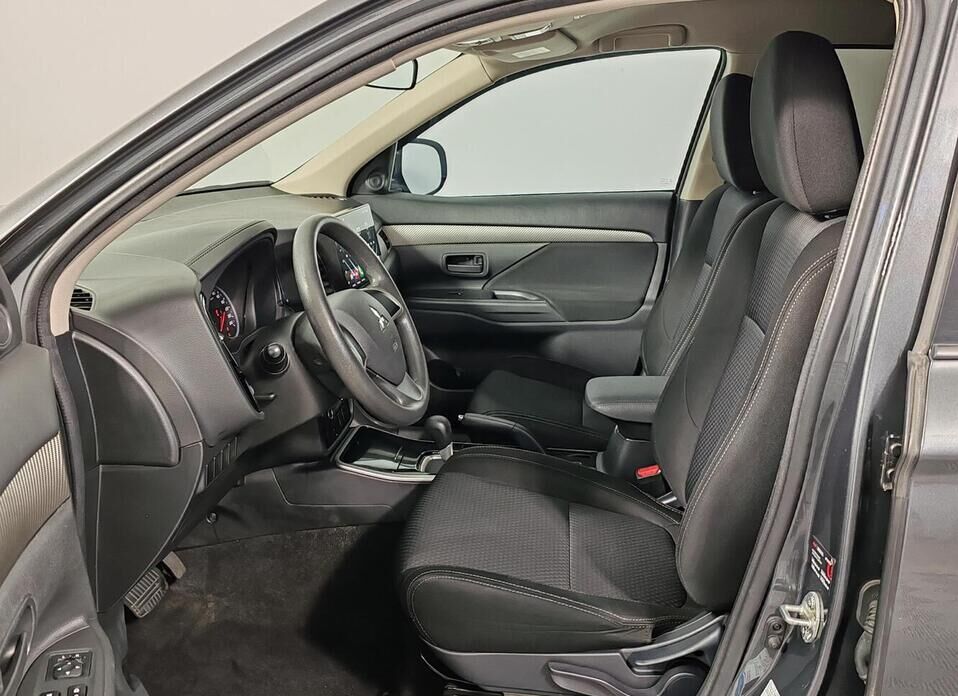 Mitsubishi Outlander, III Рестайлинг 2 2.0 CVT (146 л.с.)