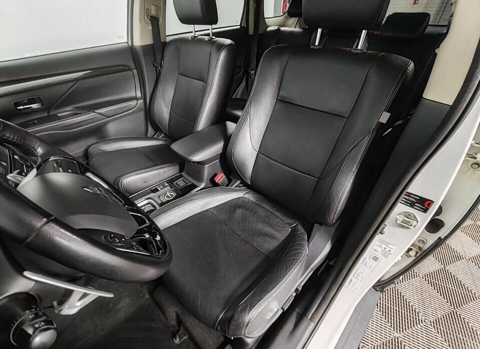 Mitsubishi Outlander, III Рестайлинг 2 2.4 CVT (167 л.с.) 4WD