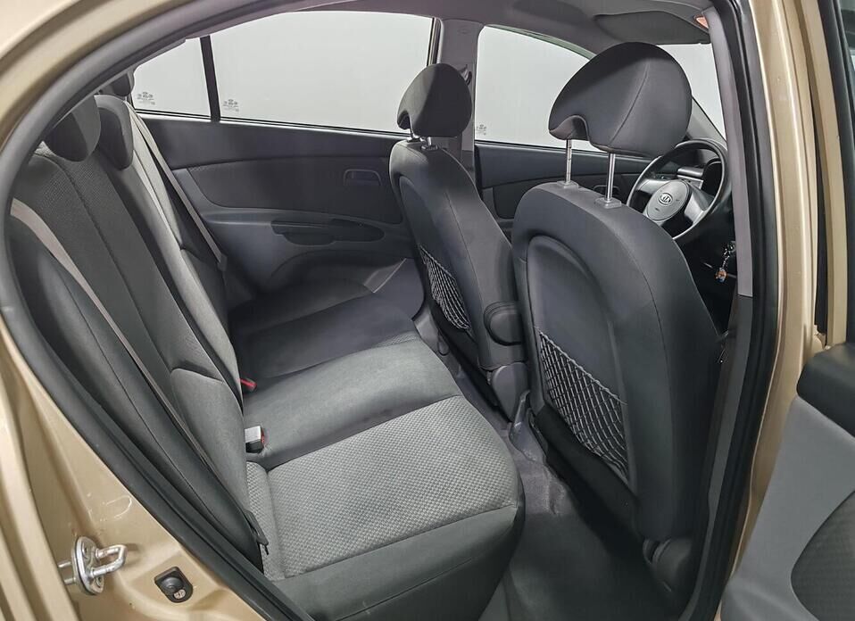 Kia Rio, II Рестайлинг 1.4 AT (95 л.с.)