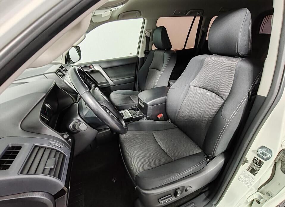 Toyota Land Cruiser Prado, 150 Series Рестайлинг 3 2.8d AT (200 л.с.) 4WD