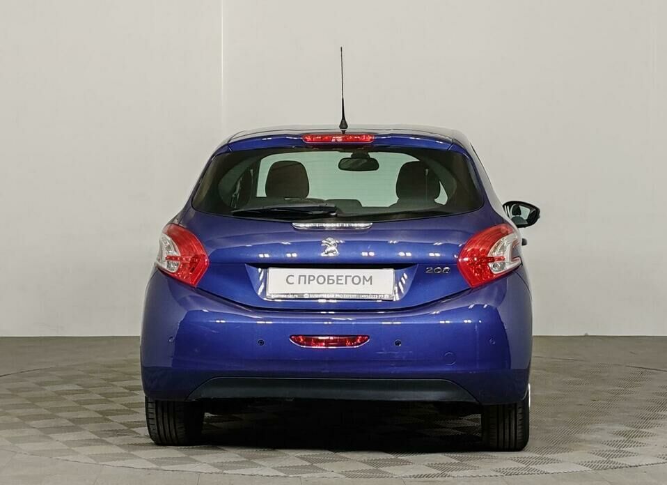 Peugeot 208 1.6 AT (120 л.с.)