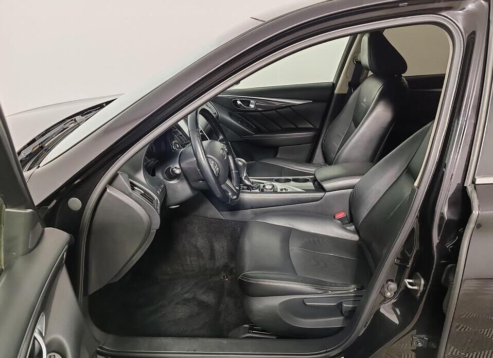 Infiniti Q50, I 2.0 AT (211 л.с.)