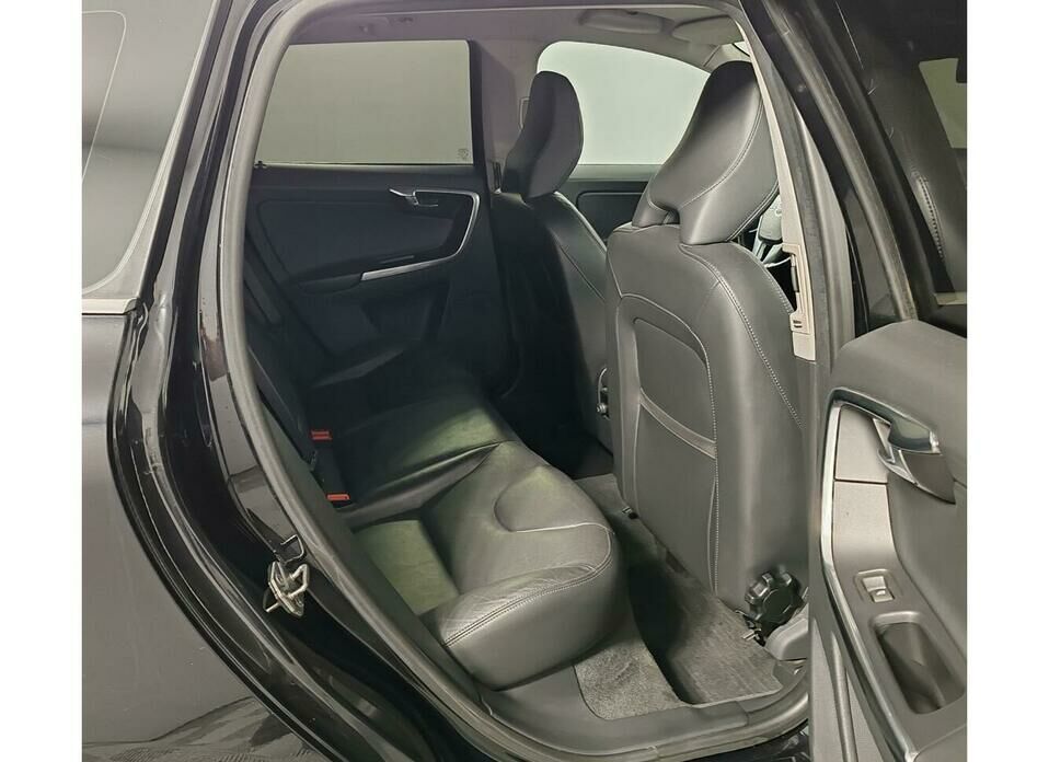 Volvo XC60 2.4d AT (215 л.с.) 4WD
