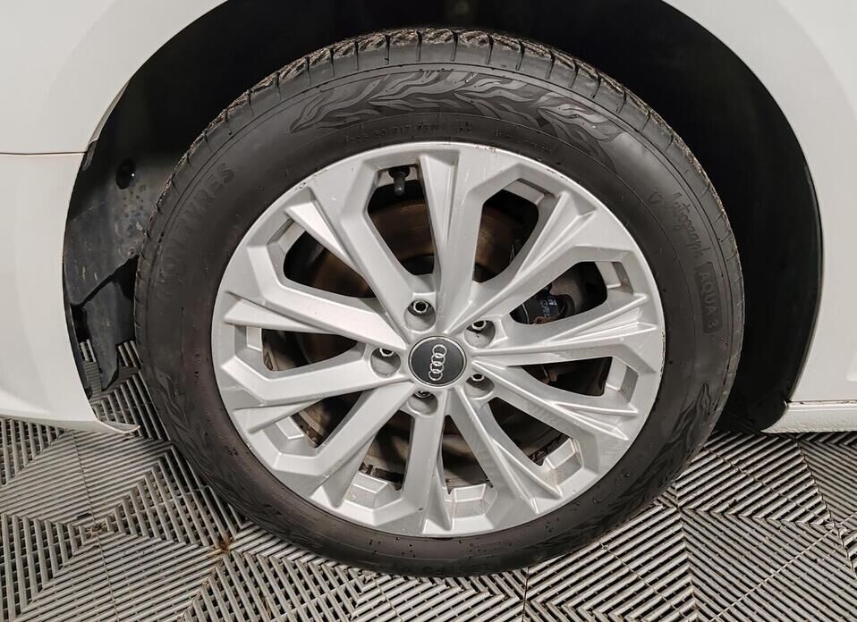 Audi A4, V (B9) 1.4 AMT (150 л.с.)