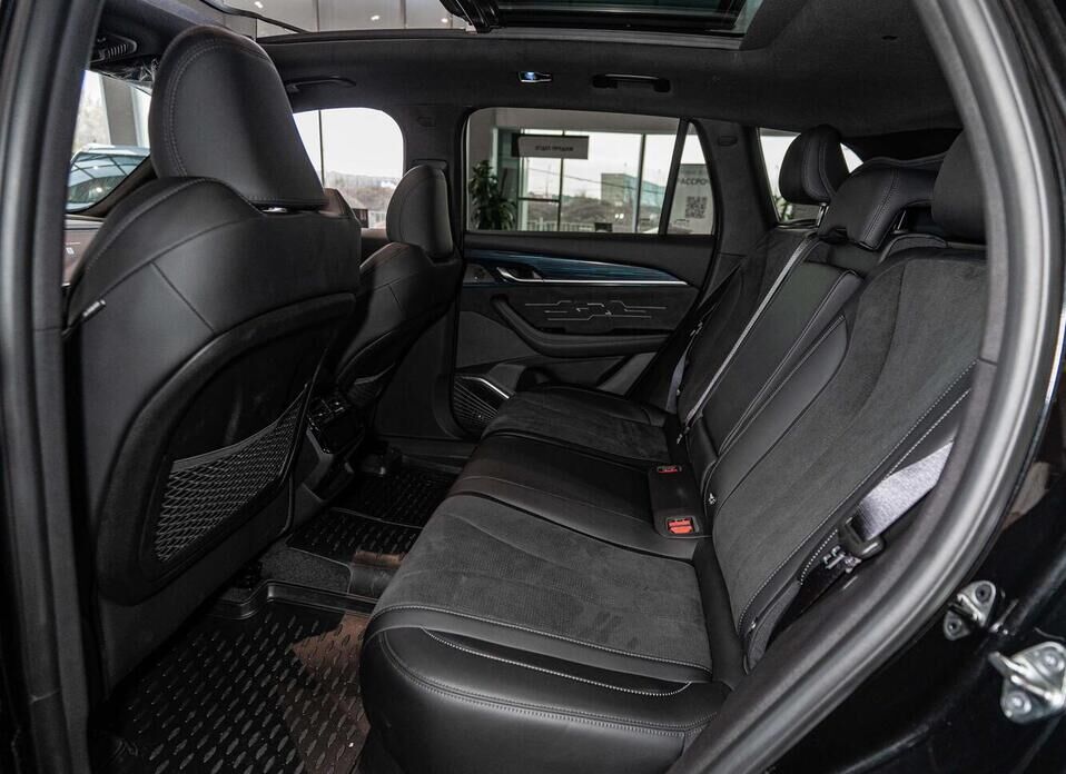 Geely Monjaro 2.0 AT (238 л.с.) 4WD