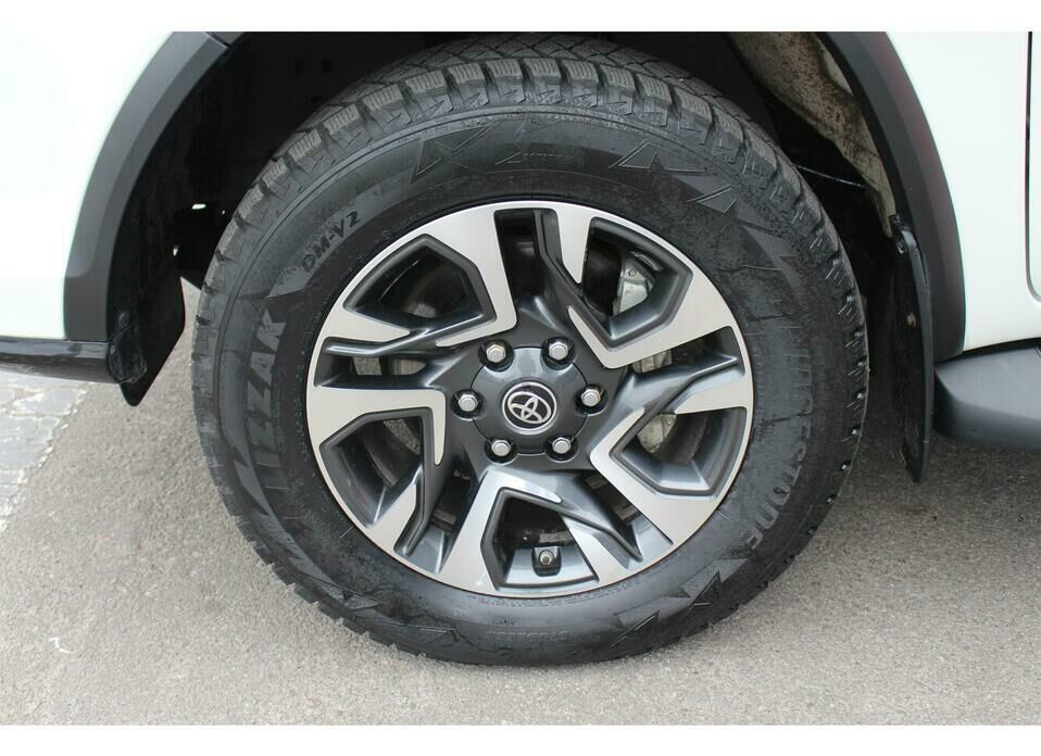 Toyota Fortuner 2.8d AT (200 л.с.) 4WD