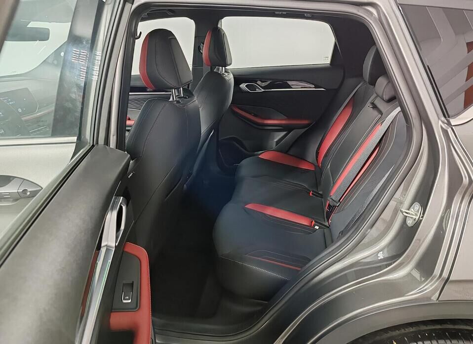 Geely Coolray, I Рестайлинг 1.5 AMT (147 л.с.)