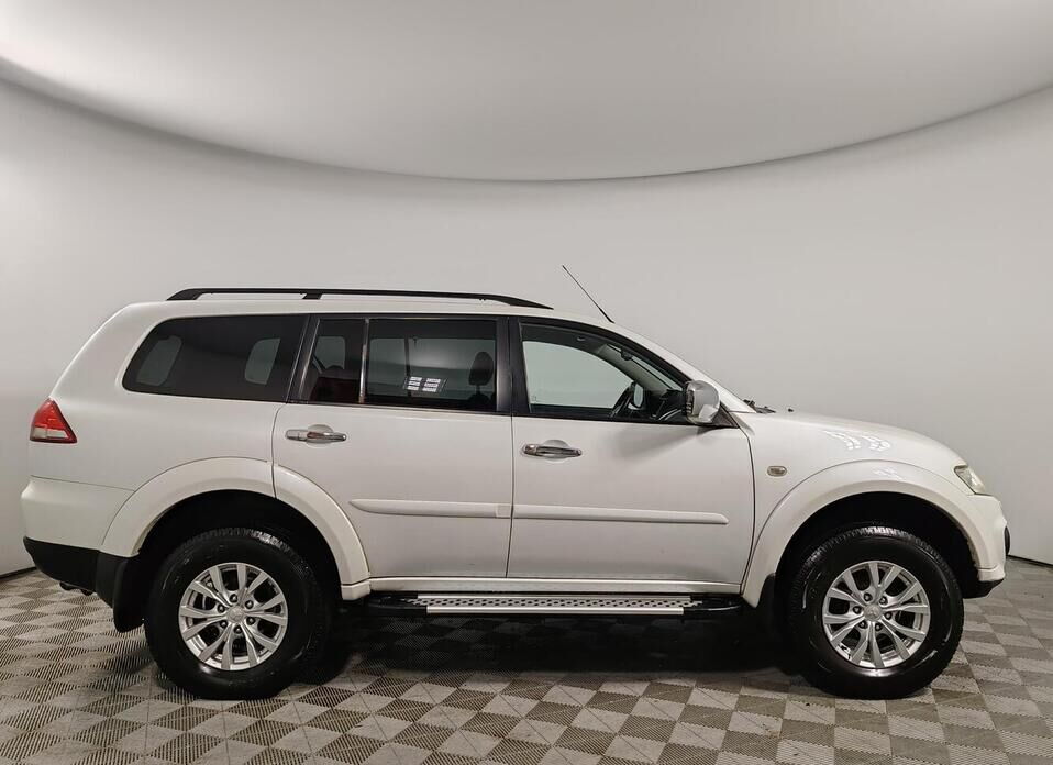 Mitsubishi Pajero Sport, II Рестайлинг 2.5d AT (178 л.с.) 4WD