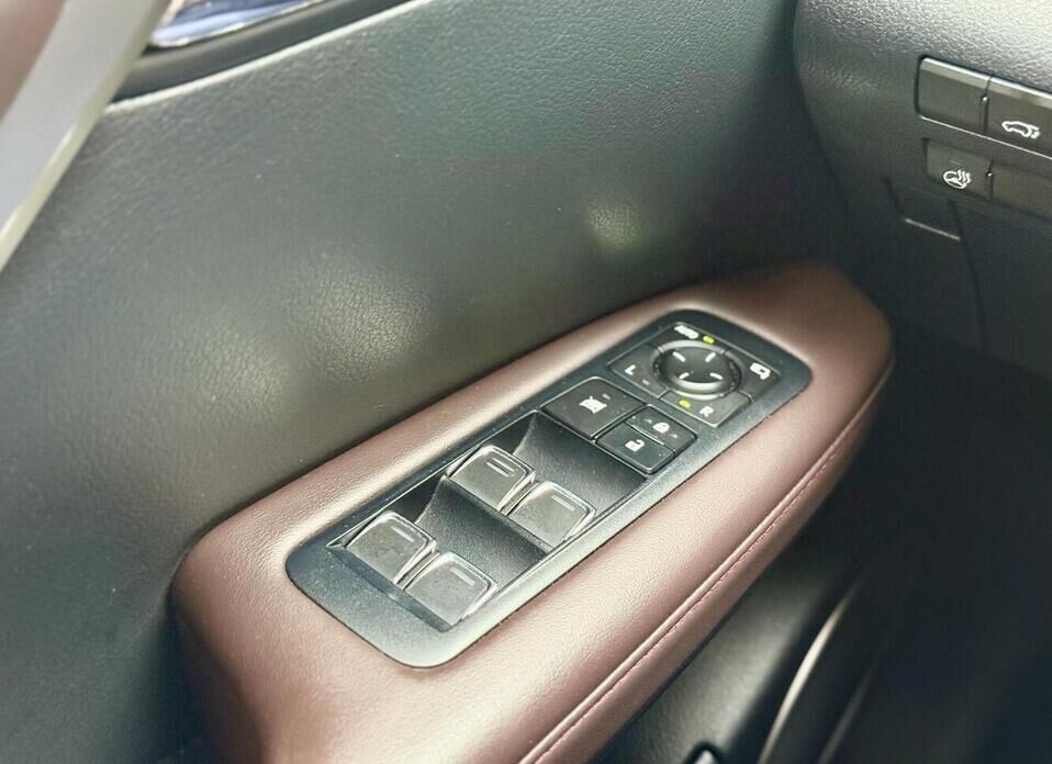 Lexus RX, IV 200t 2.0 AT (238 л.с.)