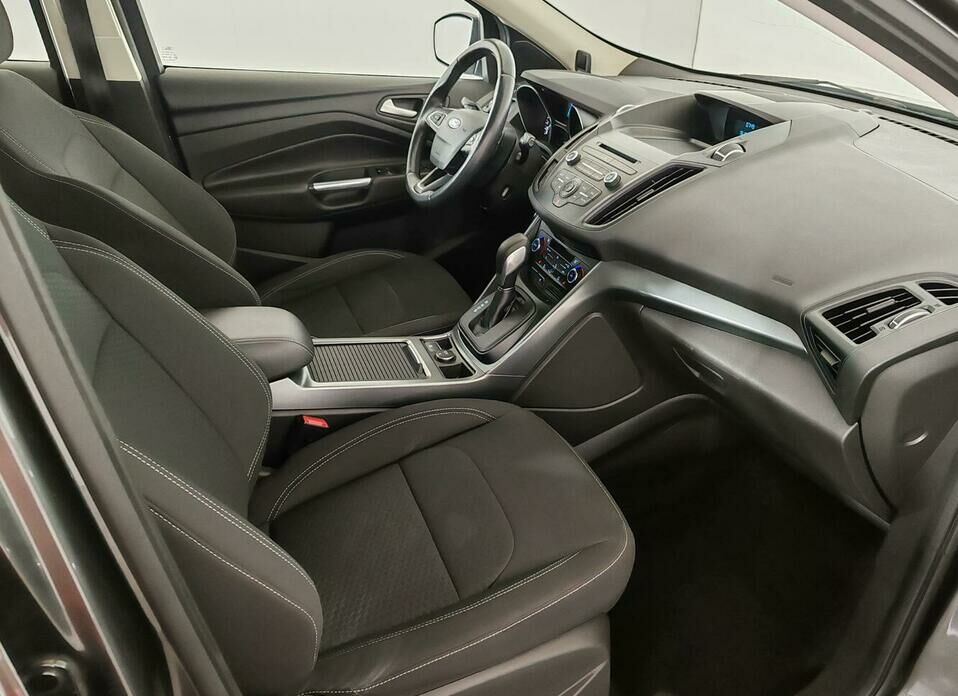 Ford Kuga 2.5 AT (150 л.с.)