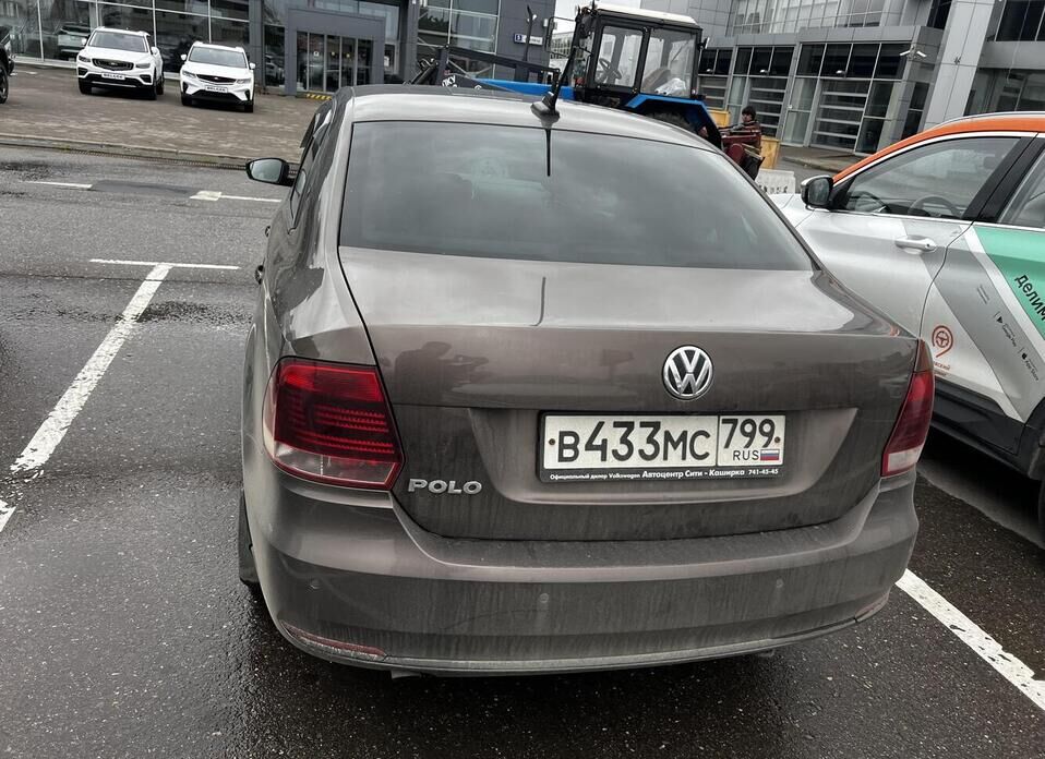 Volkswagen Polo 1.6 AT (110 л.с.)