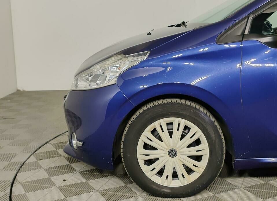 Peugeot 208 1.6 AT (120 л.с.)