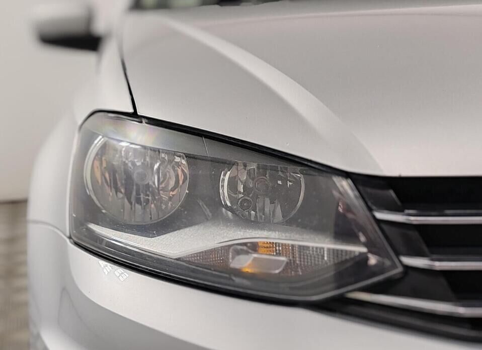 Volkswagen Polo, V Рестайлинг 1.6 MT (110 л.с.)
