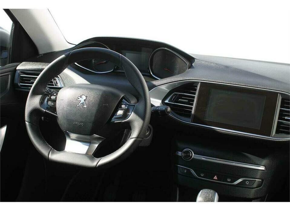 Peugeot 308 1.6d MT (120 л.с.)