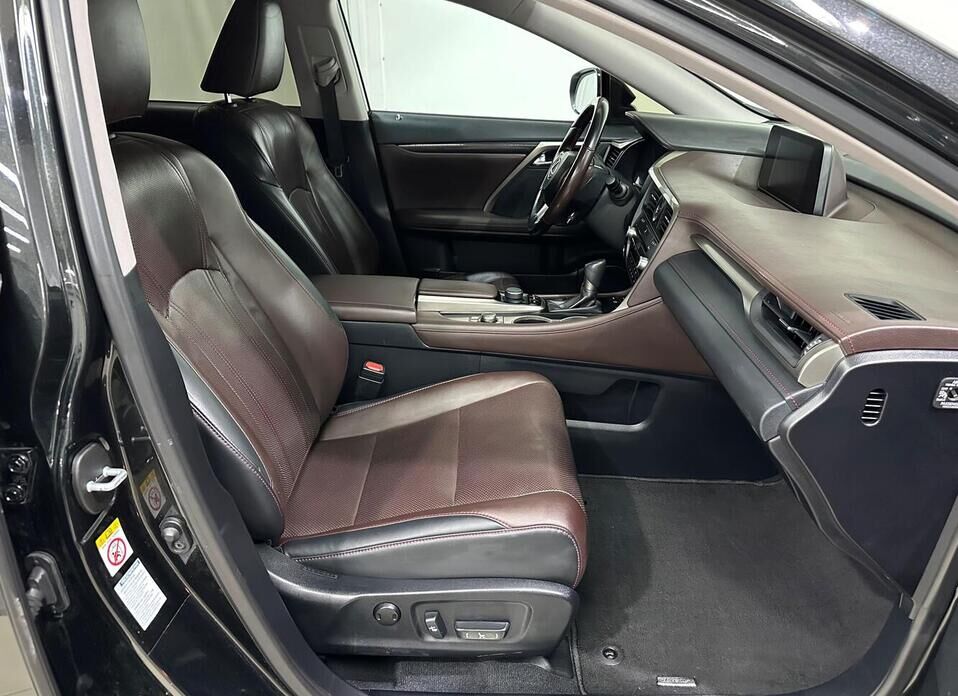 Lexus RX, IV 200t 2.0 AT (238 л.с.) 4WD