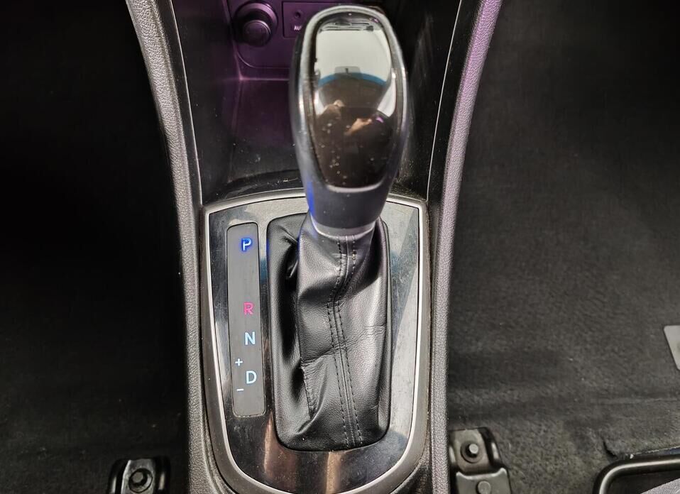 Hyundai Solaris, I Рестайлинг 1.6 AT (123 л.с.)