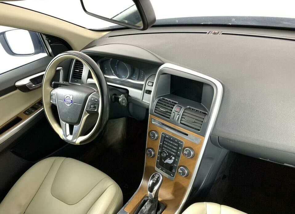 Volvo XC60 2.4d AT (181 л.с.) 4WD