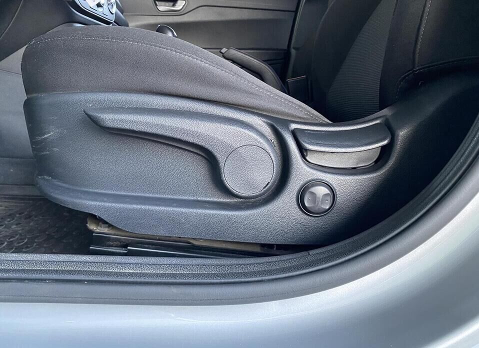 Hyundai Solaris, II Рестайлинг 1.6 MT (123 л.с.)