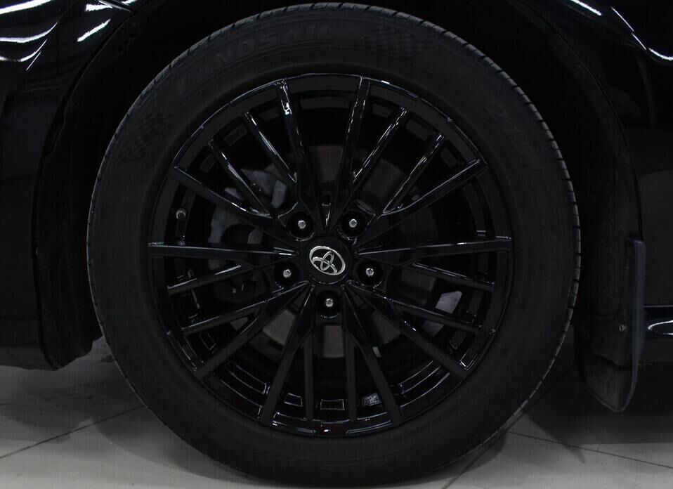 Toyota Camry, VIII (XV70) 2.5 AT (181 л.с.)