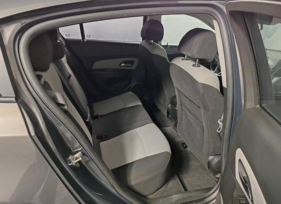 Chevrolet Cruze, I Рестайлинг 1.6 MT (109 л.с.)