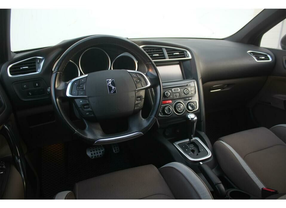 Citroen DS4 1.6 AT (150 л.с.)