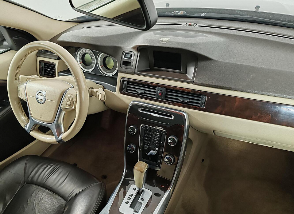 Volvo XC70, II 2.4d AT (163 л.с.) 4WD