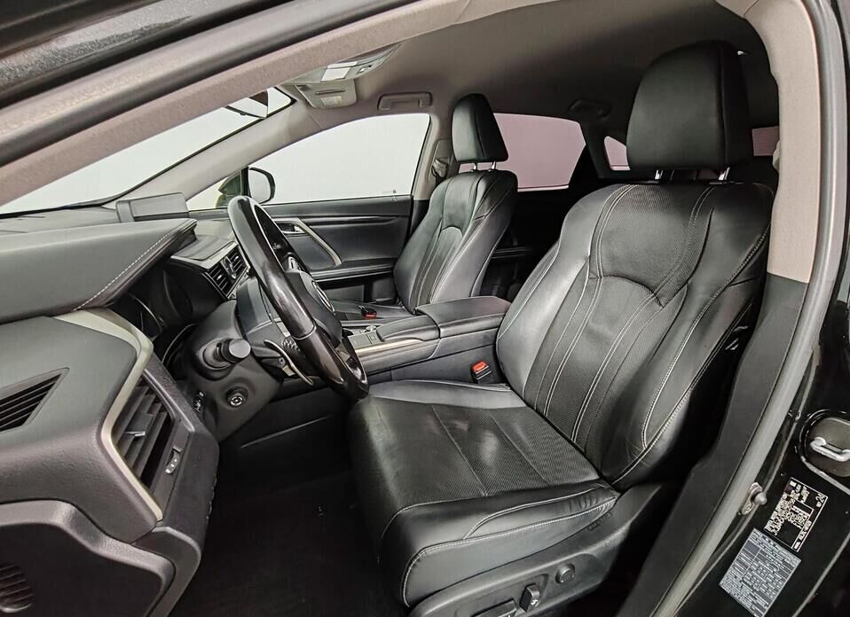 Lexus RX, IV Рестайлинг 300 2.0 AT (238 л.с.) 4WD