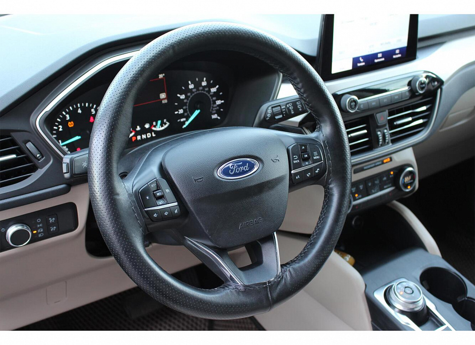 Ford Escape, III Рестайлинг 1.5 AT (182 л.с.)