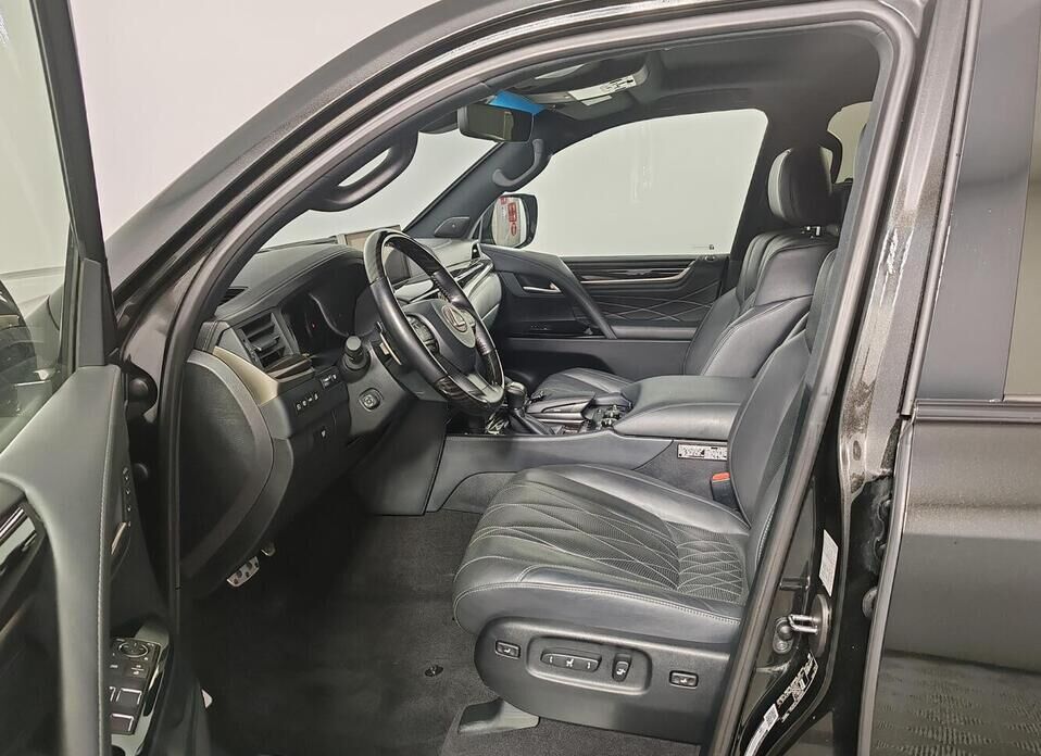 Lexus LX, III Рестайлинг 2 570 5.7 AT (367 л.с.) 4WD