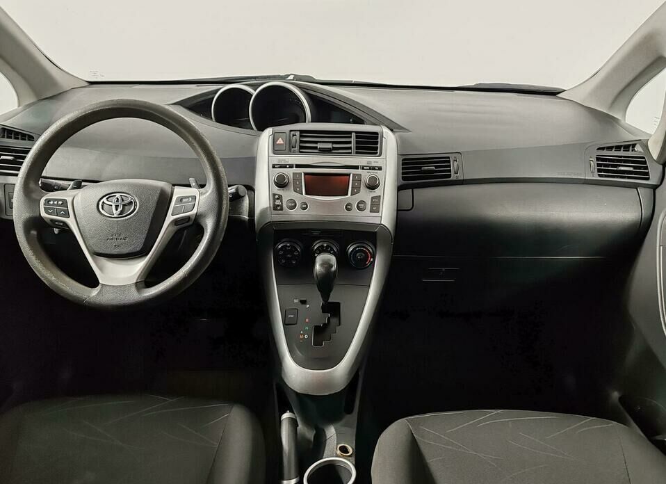 Toyota Verso 1.8 CVT (147 л.с.)