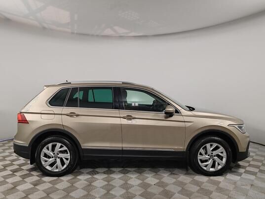 Volkswagen Tiguan, 2021&nbsp;г., 96&nbsp;047&nbsp;км